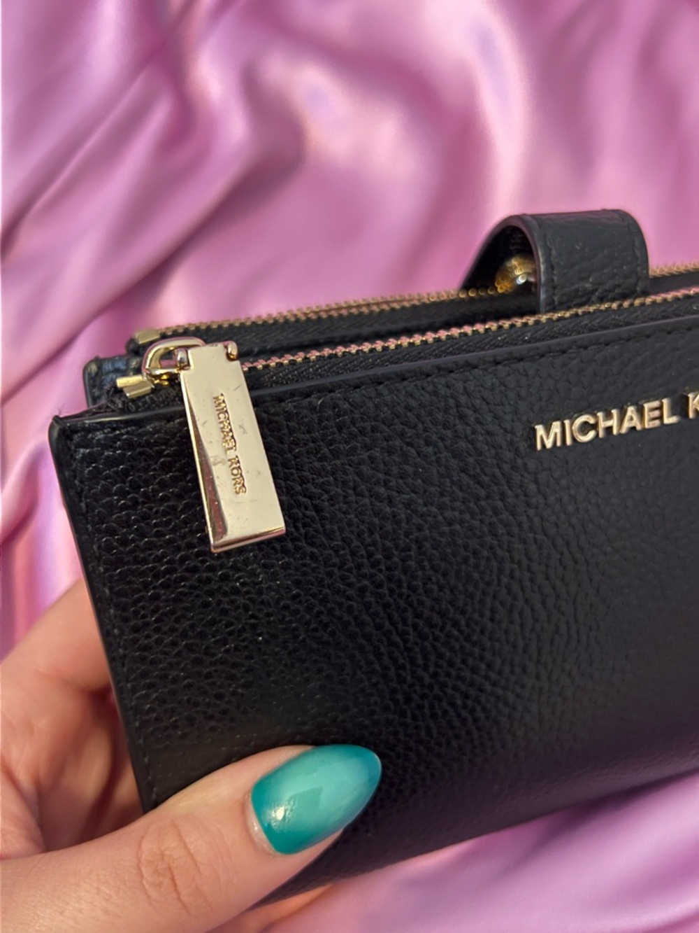 Michael Kors Wallet - Picture 9 of 11
